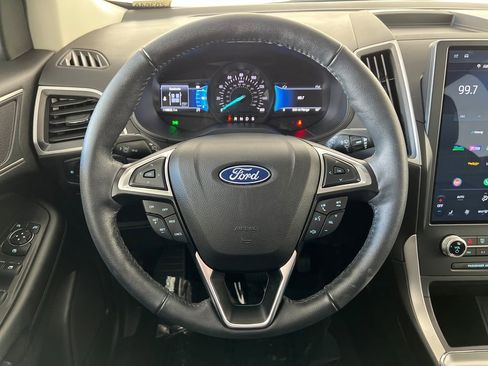 Used 2022 Ford Edge SEL w/ Convenience Package image 16