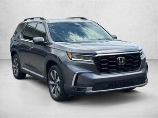 Used 2024 Honda Pilot Touring video 3