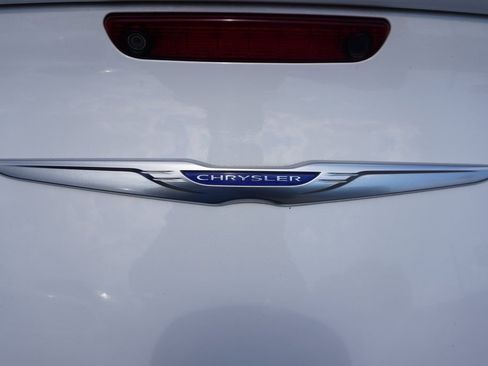 Used 2020 Chrysler 300 Limited image 31