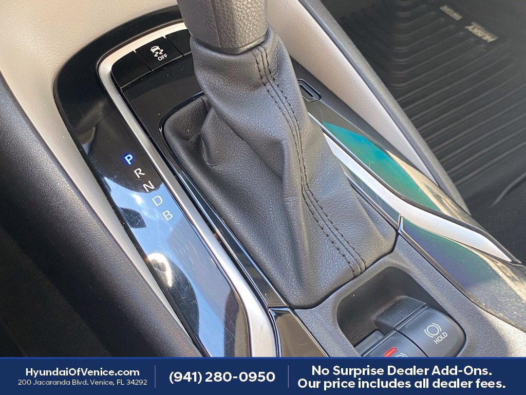 Used 2022 Toyota Corolla LE FWD image 13