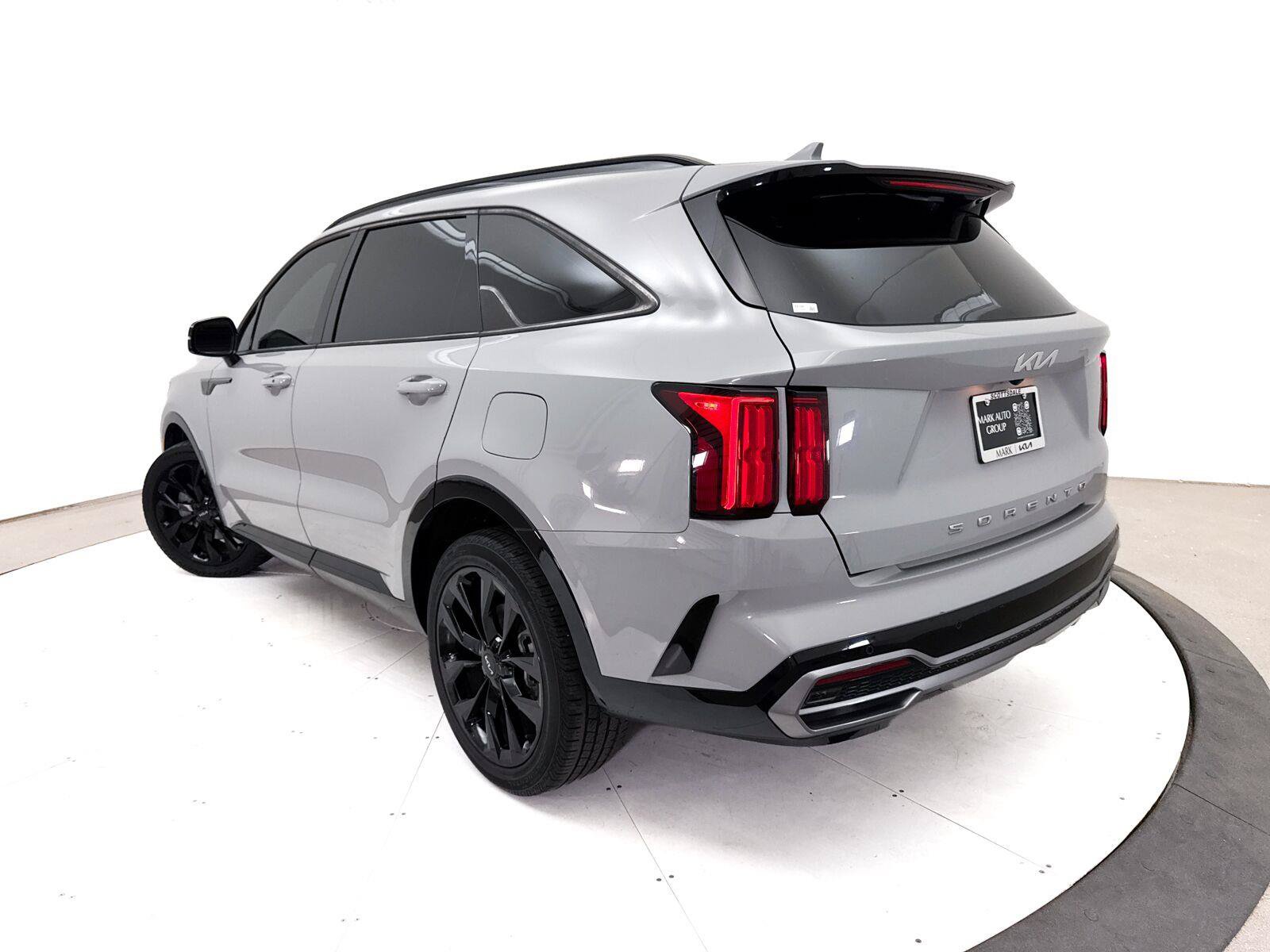 Used 2022 Kia Sorento SX FWD image 2