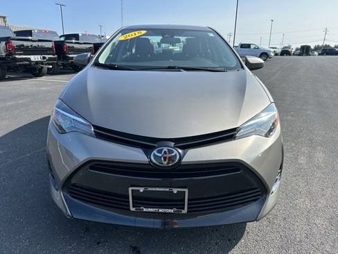 Used 2018 Toyota Corolla LE image 2