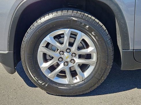 Used 2018 Chevrolet Traverse LT image 9