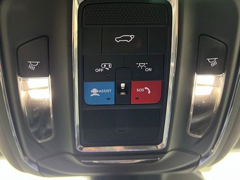 Used 2023 Jeep Grand Cherokee L Limited AWD/4WD image 23