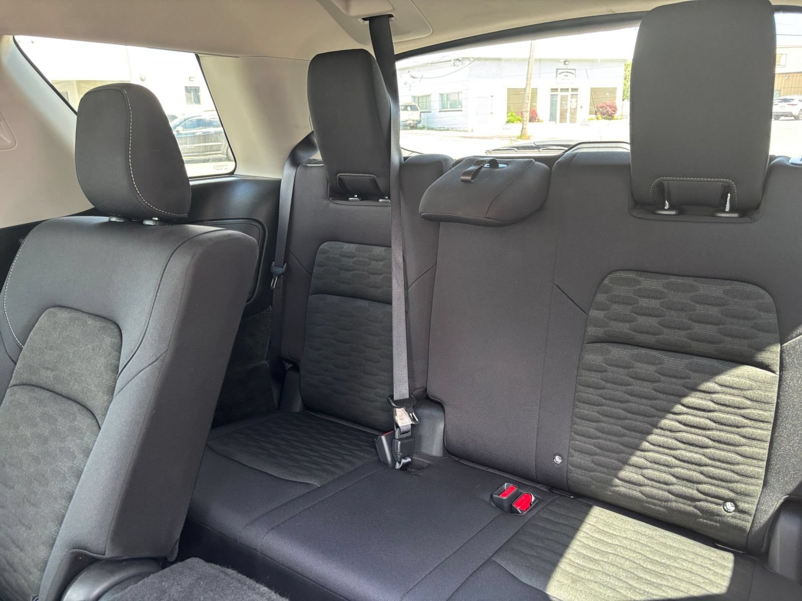 Used 2025 Nissan Pathfinder SV FWD image 26
