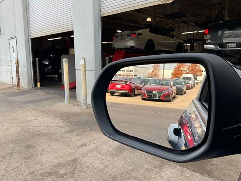 Used 2025 Chevrolet Equinox LT image 18