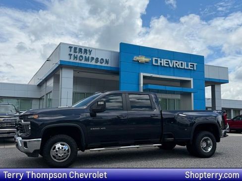 Used 2024 Chevrolet Silverado 3500 LT w/ Convenience Package AWD/4WD image 1