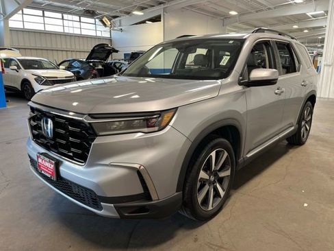 Used 2023 Honda Pilot Touring image 8