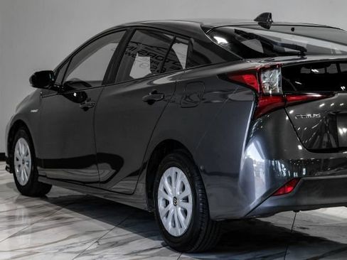Used 2020 Toyota Prius LE FWD image 13