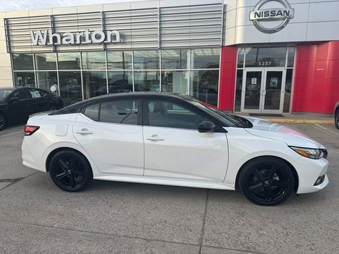 Used 2022 Nissan Sentra SR w/ Midnight Edition image 6