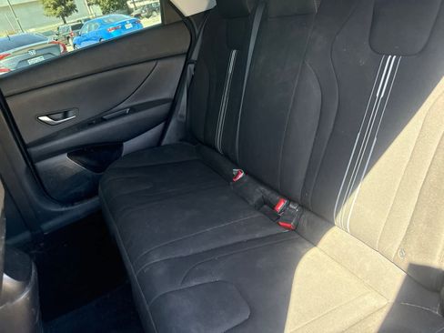 Used 2023 Hyundai Elantra Blue FWD image 13