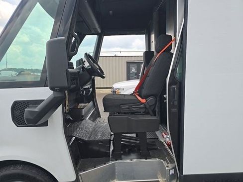 Used 2024 Chevrolet Brightdrop 600 w/ Commercial Equipment Package AWD/4WD image 6