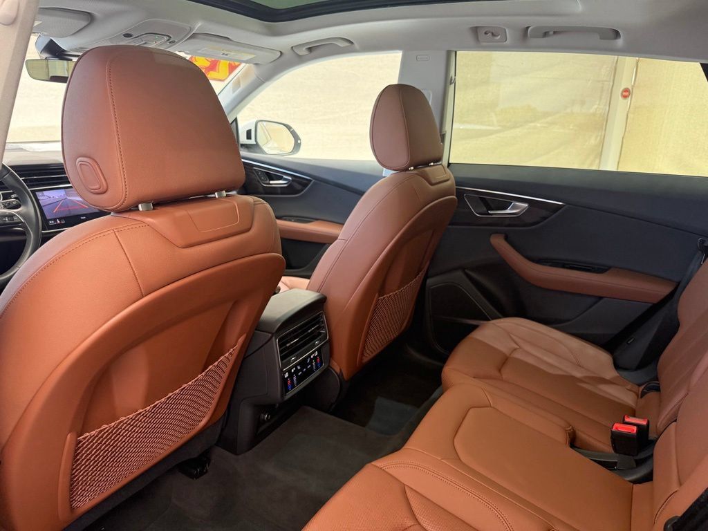 Used 2023 Audi Q8 Premium Plus w/ Premium Plus Package AWD/4WD image 20