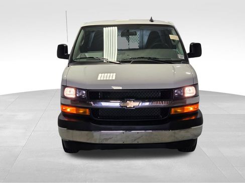 Used 2025 Chevrolet Express 2500 w/ Driver Convenience Package RWD image 17