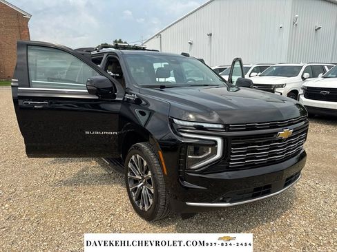 Used 2026 Chevrolet Suburban High Country w/ Sun And Tow Package AWD/4WD image 16