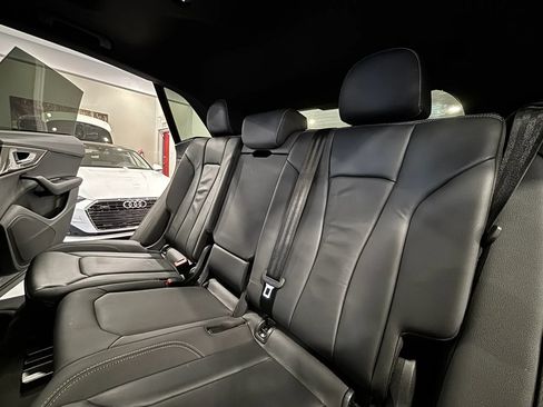 Used 2019 Audi Q8 Premium w/ Convenience Package AWD/4WD image 15