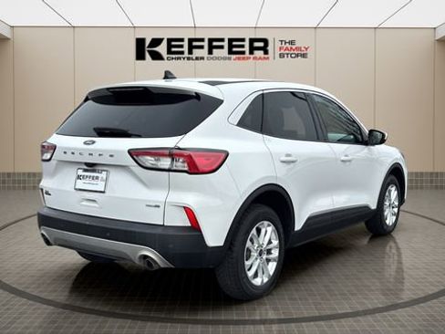 Used 2020 Ford Escape SE image 5