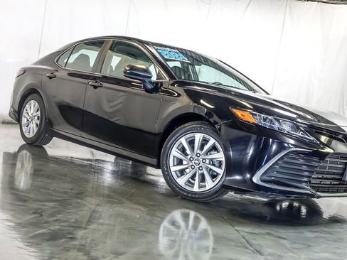 Used 2024 Toyota Camry LE FWD image 4