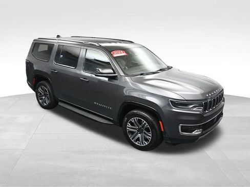 Used 2024 Jeep Wagoneer Series II w/ Flexible Seating Group RWD image 40