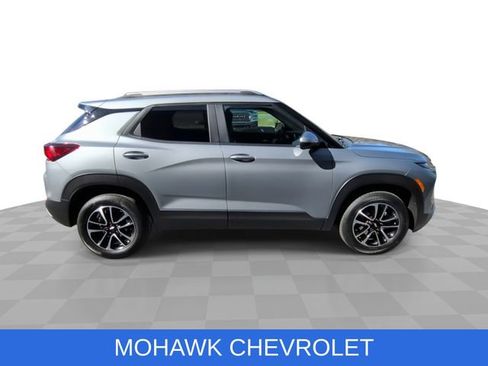 Used 2025 Chevrolet TrailBlazer LT w/ Driver Confidence Package AWD/4WD image 10