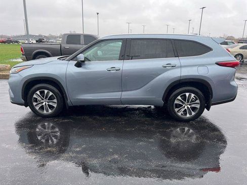 Certified 2020 Toyota Highlander XLE image 2