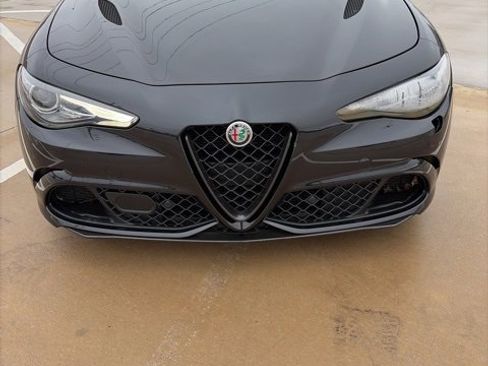 Used 2020 Alfa Romeo Giulia Quadrifoglio w/ Exterior Carbon Fiber Package image 8