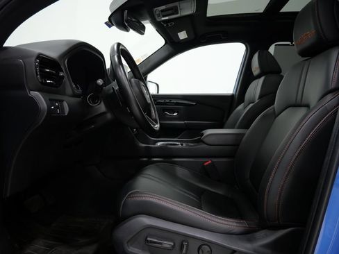 Used 2024 Honda Pilot TrailSport image 9