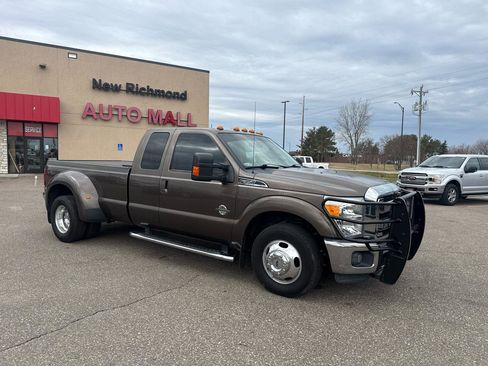 Used 2016 Ford F350 Lariat w/ Lariat Interior Package image 7