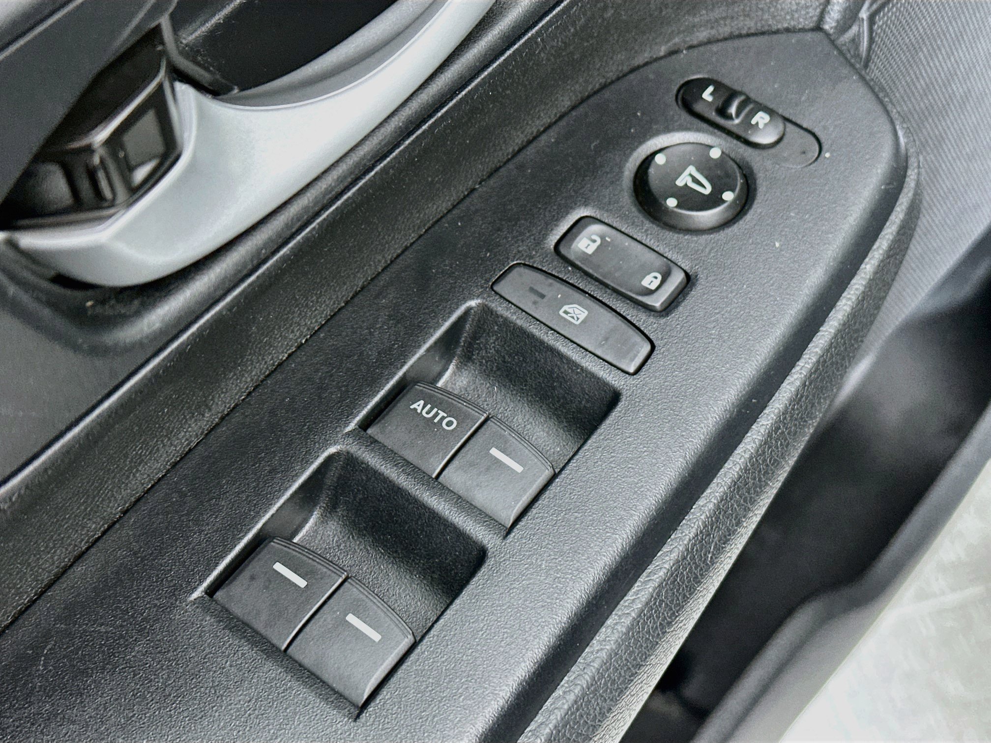 Used 2019 Honda CR-V LX image 17