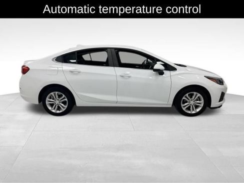 Certified 2019 Chevrolet Cruze LT w/ LT Fleet Convenience Package FWD image 5