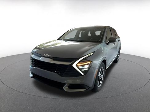 Used 2025 Kia Sportage LX image 7