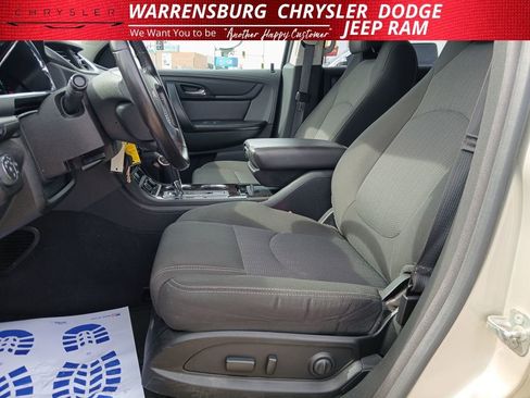 Used 2016 Chevrolet Traverse LT w/ Style and Technology Package image 12