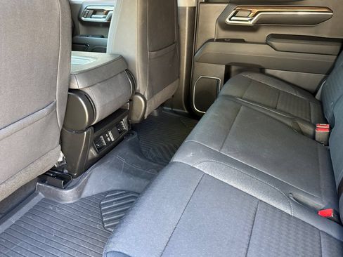 Used 2023 Chevrolet Silverado 1500 LT Trail Boss w/ LPO, Dark Essentials Package AWD/4WD image 15