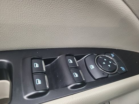 Used 2019 Ford Fusion SEL image 27