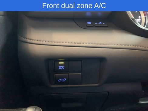 Used 2022 Toyota Highlander XLE image 9