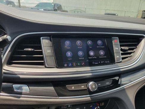 Used 2024 Buick Enclave Premium image 20