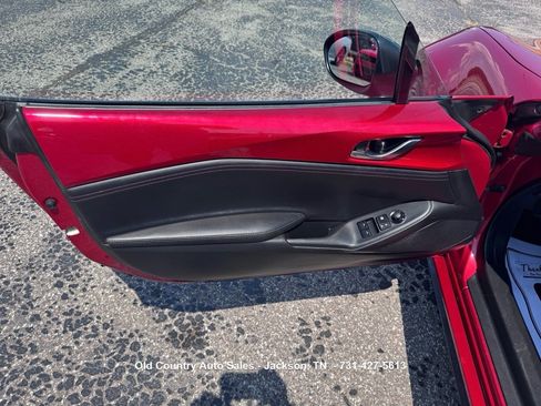 Used 2017 MAZDA MX-5 Miata RF Club RWD image 23