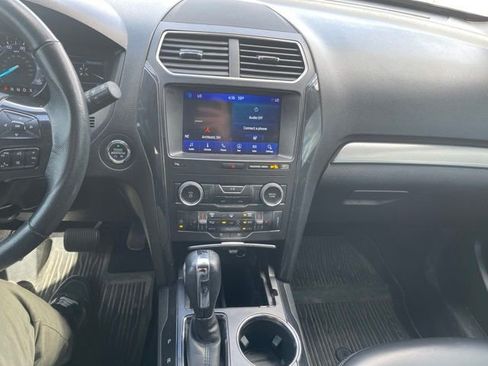Used 2019 Ford Explorer XLT w/ Equipment Group 202A FWD image 23