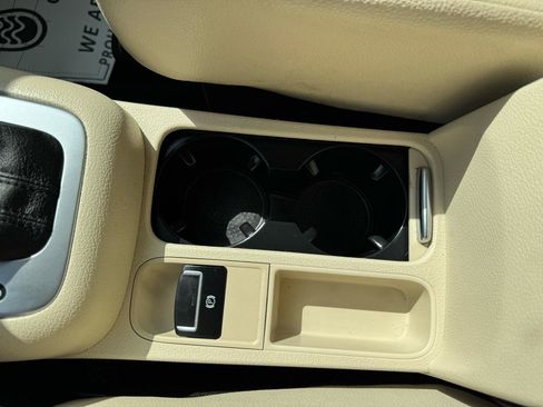 Used 2017 Volkswagen Tiguan S image 37