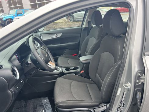 Used 2023 Kia Forte LXS image 13