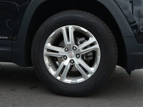 Used 2024 GMC Terrain SLE image 5