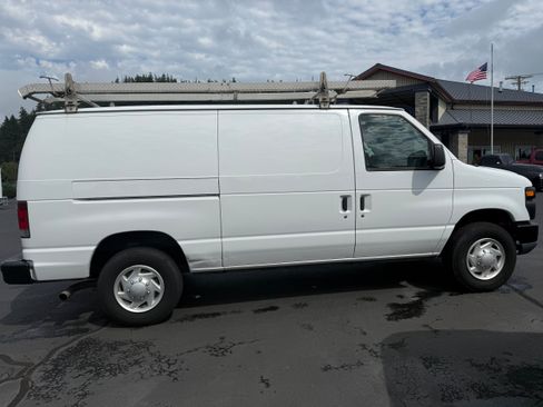 Used 2012 Ford E-250 and Econoline 250 w/ Commercial Cargo Van Pkg RWD image 4