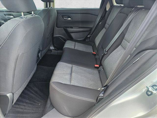 Used 2024 Nissan Rogue SV AWD/4WD image 18