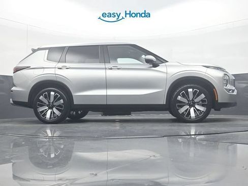 Used 2025 Mitsubishi Outlander SE AWD/4WD image 34