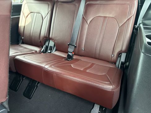 Used 2024 Ford Expedition Limited RWD image 18