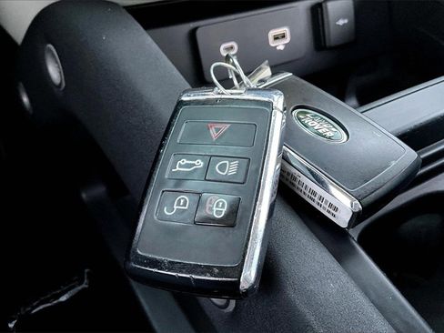 Used 2020 Land Rover Defender 110 SE image 35