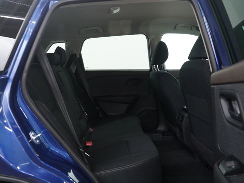 Used 2023 Nissan Rogue S image 12