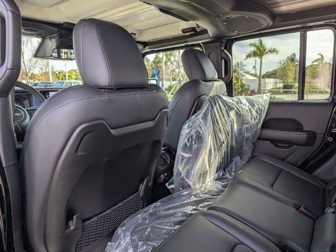 New 2026 Jeep Gladiator Sport image 9