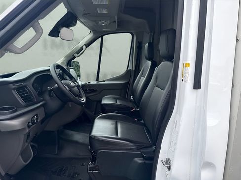 Used 2023 Ford Transit 350 RWD image 5