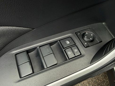 Used 2025 Toyota RAV4 LE image 21